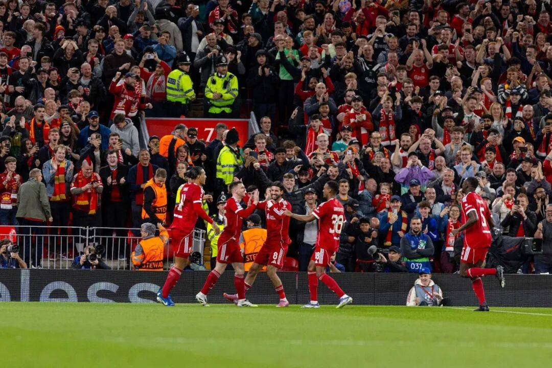 萨拉赫一球一助VVD绝杀，我军欧冠开门红！