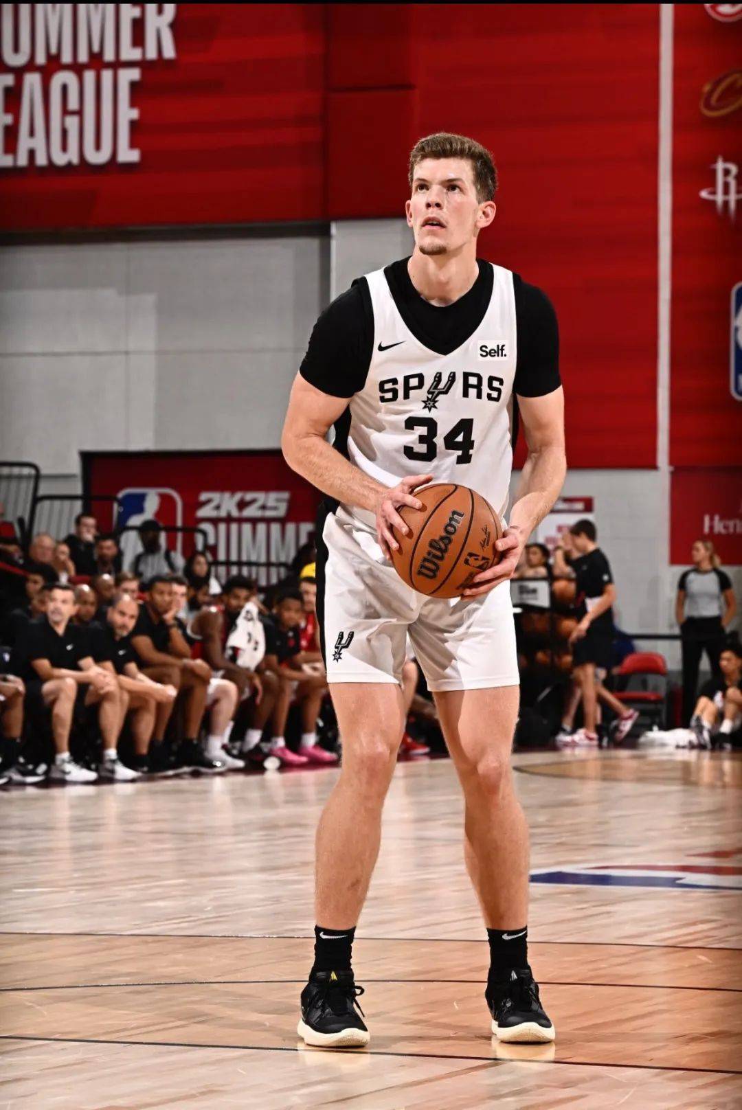 24岁进入NBA，25岁献出第一个绝杀