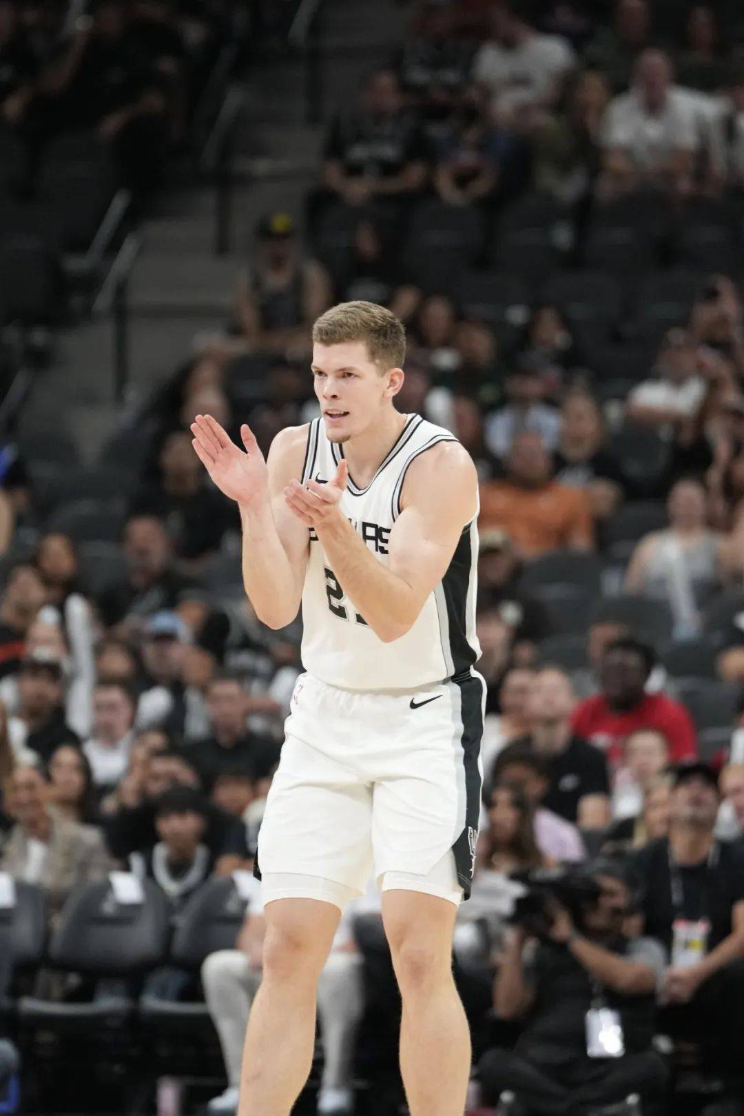 24岁进入NBA，25岁献出第一个绝杀