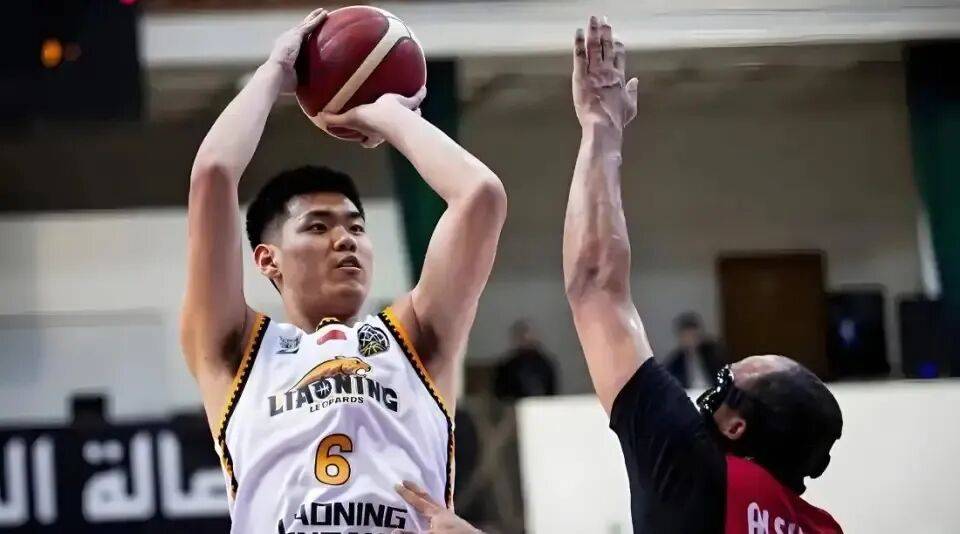 雪上加霜!杨鸣两位“手下”遭禁赛,辽篮夺冠功勋重返NBA