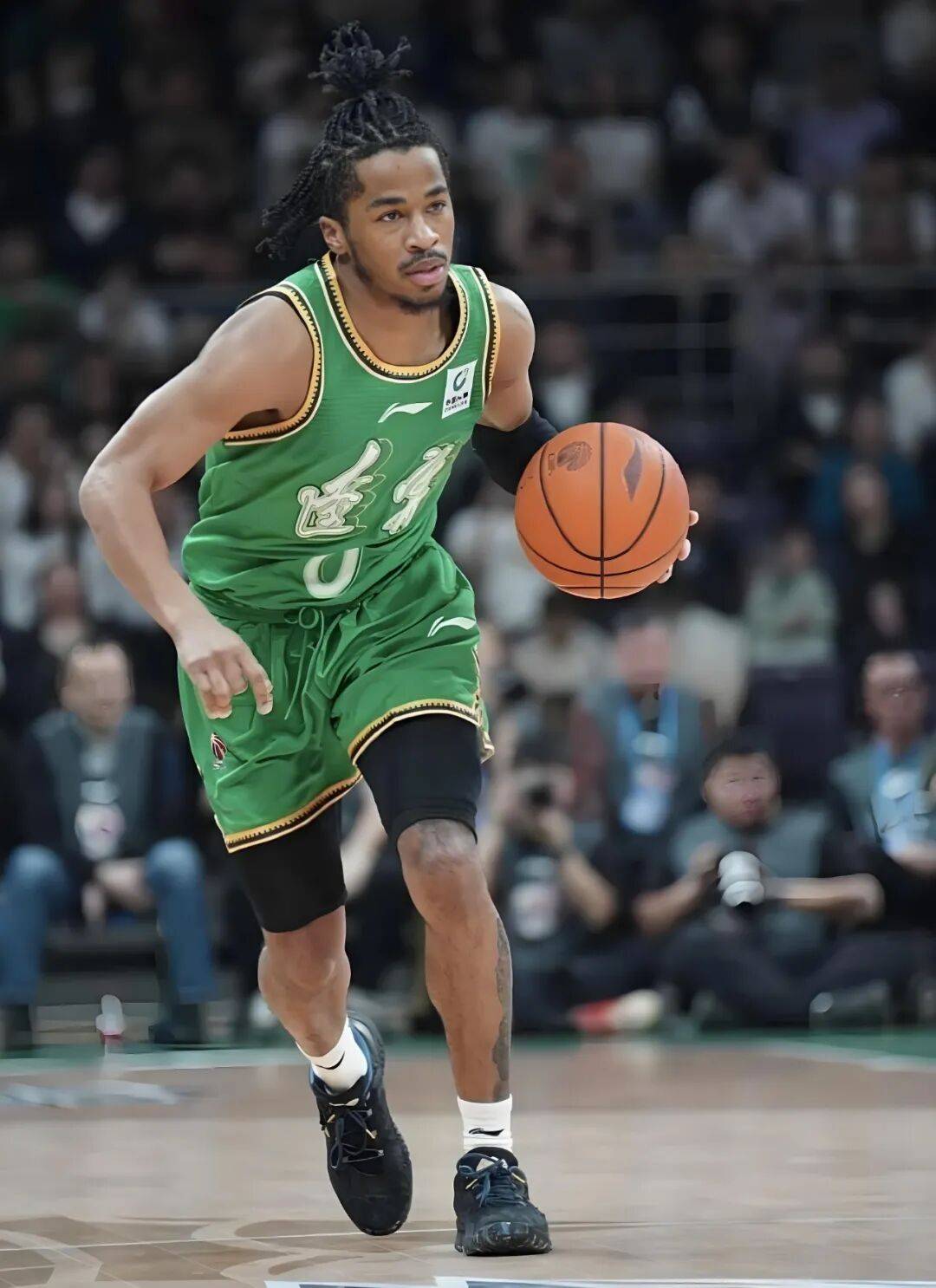 雪上加霜!杨鸣两位“手下”遭禁赛,辽篮夺冠功勋重返NBA