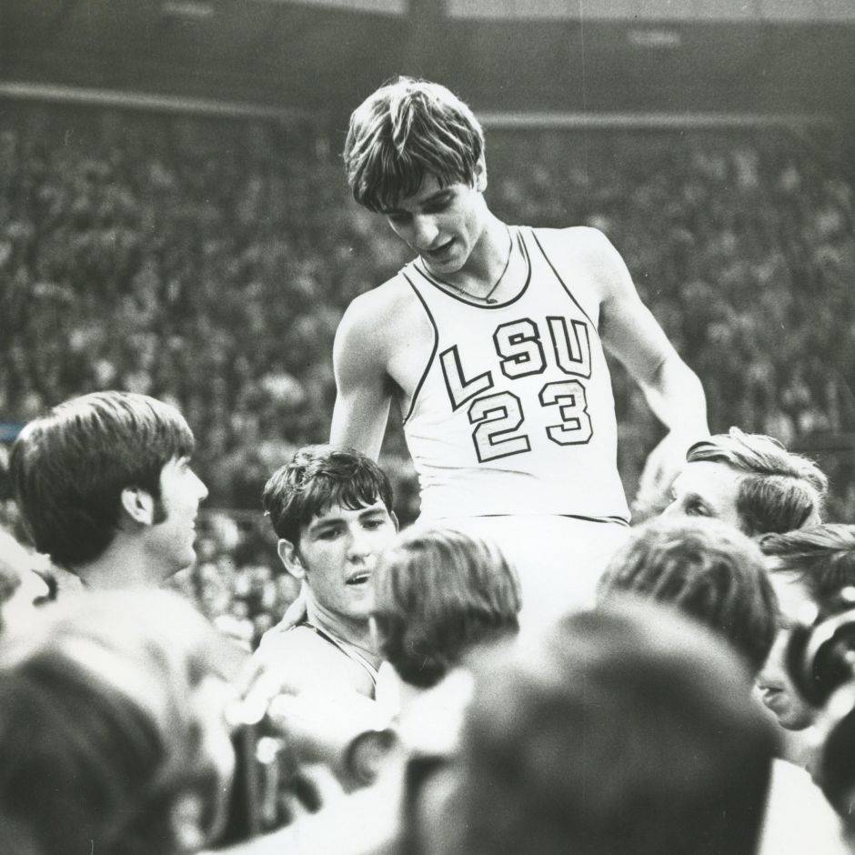 NBA哪些退役球衣出乎意料?公牛退役杰里斯隆、狼队退役塞利球衣