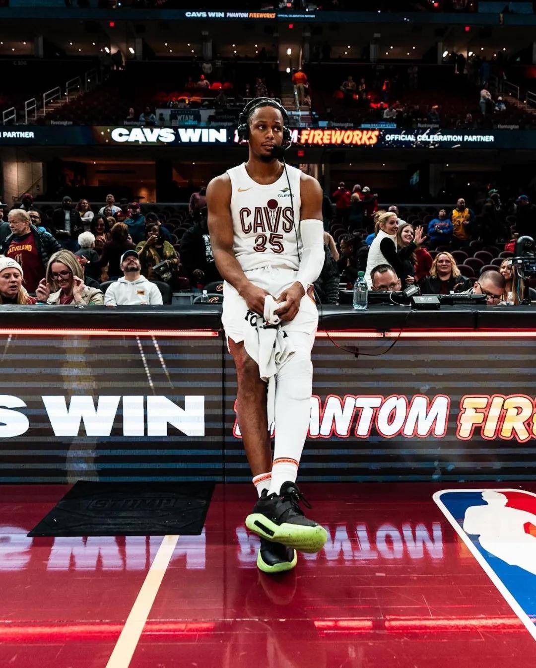 0分0板1助!NBA榜眼首秀!三次膝盖手术彻底废了