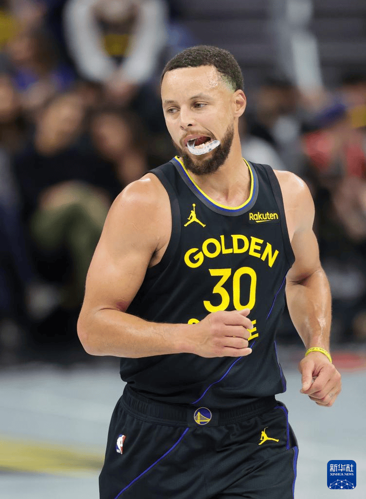 NBA常规赛：火箭胜勇士