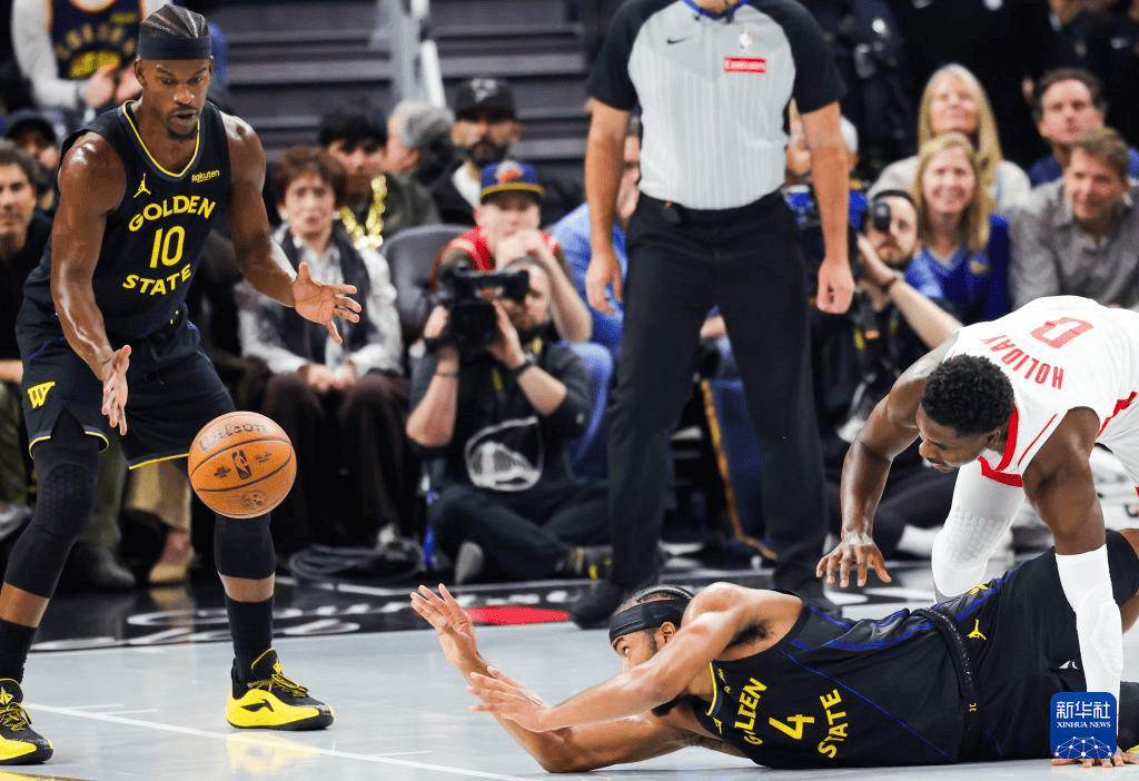 NBA常规赛：火箭胜勇士